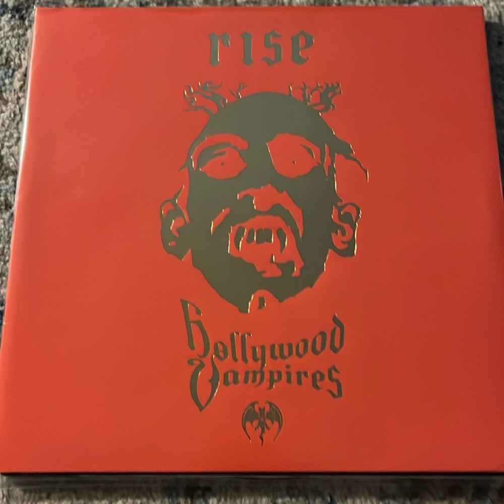 Hollywood Vampires “Rise”